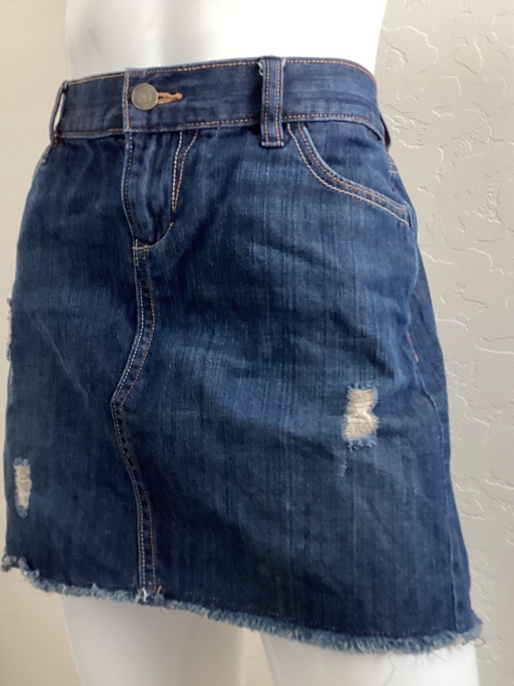 Old Navy, size 6, blue denim, distressed mini skirt, excellent condition